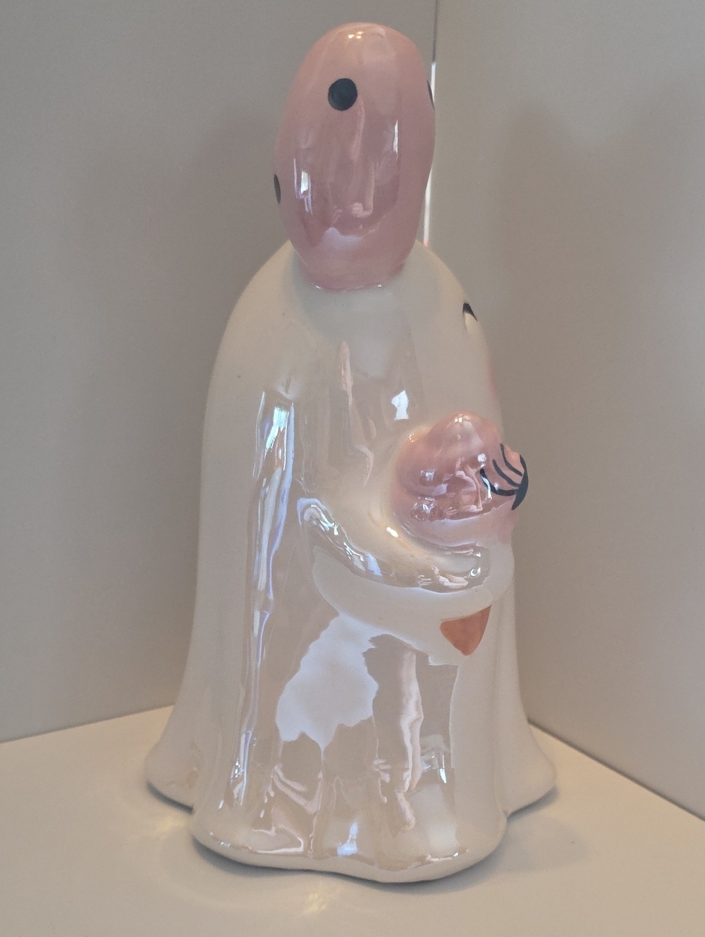 Viral Ceramic Halloween Ghost With Big Pink Bow & Ice Cream Cone 8.5"×6" NWOT - Picture 4 of 8